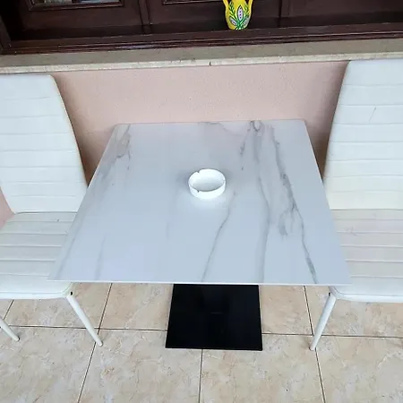 Teba Garden's Πανσιόν Τίρανα