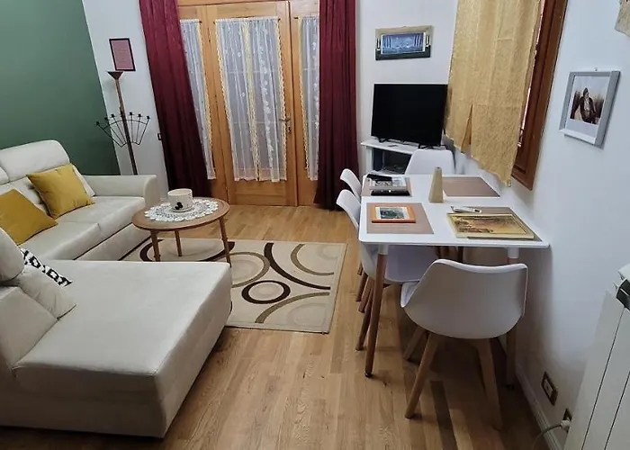 Teba Garden's Gæstehus Tirana